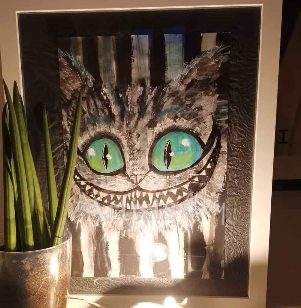 Screenshot_20230423_175904_com.instagram.android_edit_531402527240786 Le portrait du chat du cheshire - 7110